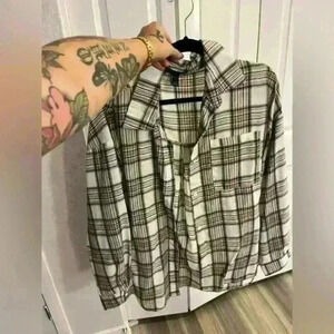 Forever 21 flannel long sleeve Button up